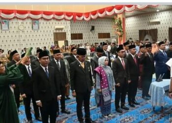 Ketua Pengadilan Sibolga Sumpah 20 Anggota DPRD Sibolga Terpilih