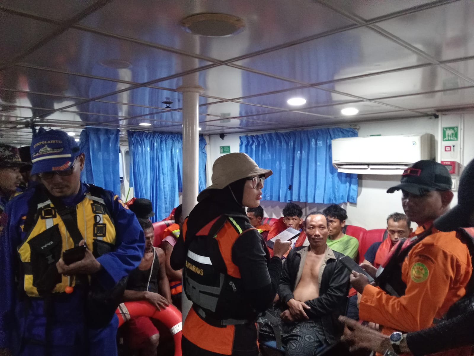 Sat Polairud Polres Sibolga Evakuasi ABK Kapal Tenggelam Diperairan Tapteng