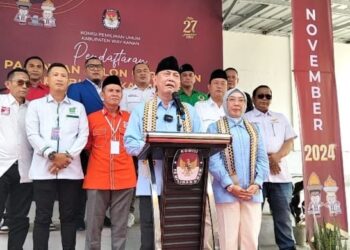 Ali Rahman dan Ayu Asalasiyah Resmi Mendaftar Ke KPU Way Kanan