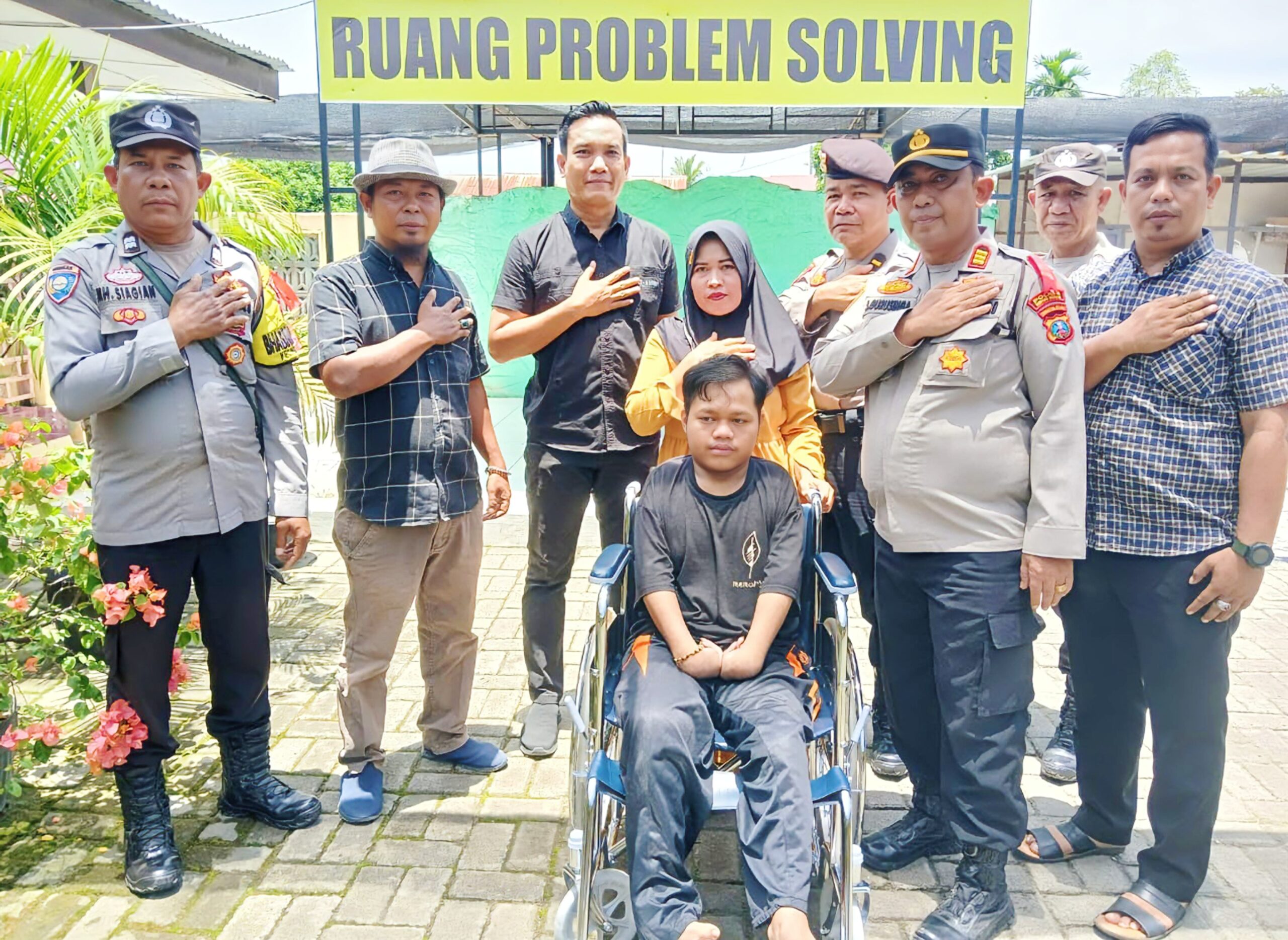 Kapolres Sergai Peduli Disabilitas Serahkan Kursi Roda, Implementasi Polisi Problem Solver
