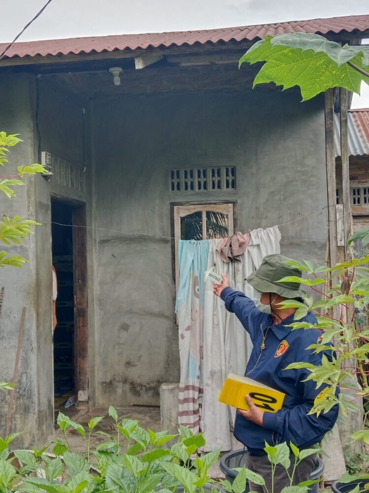 Pensiunan PNS Ditemukan Tewas Membusuk Di Rumah, Polsek Siantar Martoba Bantu Evakuasi