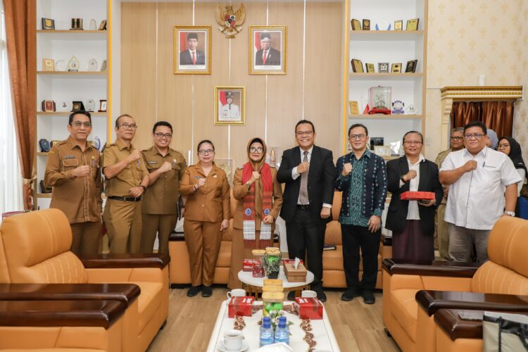 Wali Kota dr Susanti Menandatangani Nota Kesepakatan Bersama Pemko Pematangsiantar dengan STT HKBP Nommensen dan Universitas Quality Berastagi Wali Kota dr Susanti Menandatangani Nota Kesepakatan Bersama Pemko Pematangsiantar dengan STT HKBP Nommensen dan Universitas Quality Berastagi