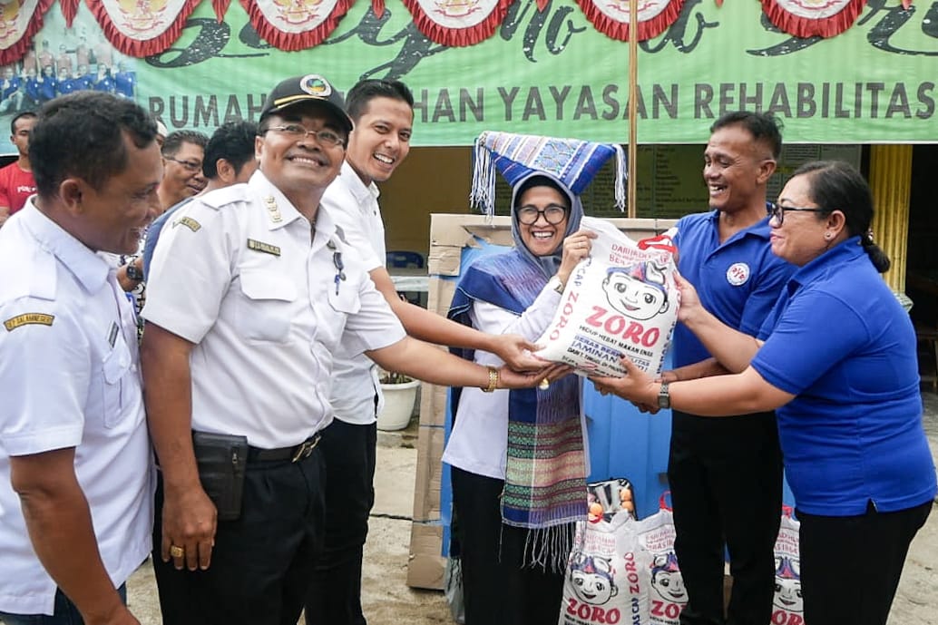 Wali Kota Pematangsiantar Berkunjung Dan Berikan Bantuan Kepada Yayasan Rehabilitasi Rindung Wali Kota Pematangsiantar Berkunjung Dan Berikan Bantuan Kepada Yayasan Rehabilitasi Rindung