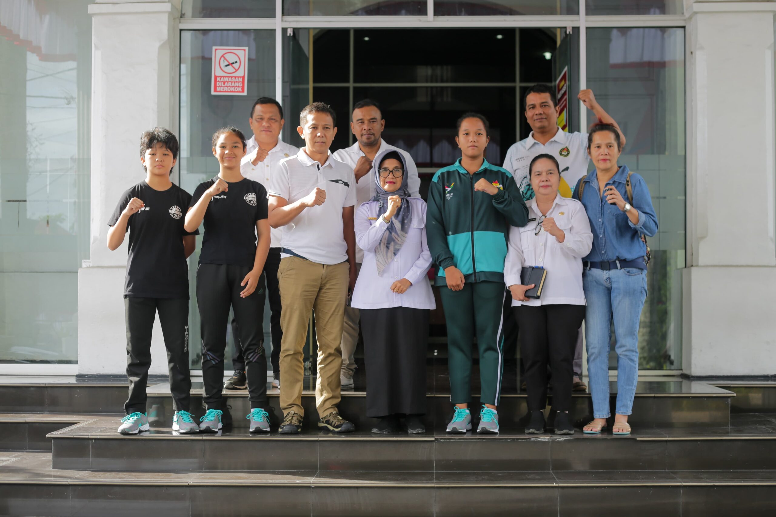 Wali Kota Pematangsiantar Support Atlet Taekwondo dari Rahmat Taekwondo Academy yang Berlaga di PON XXI Tahun 2024 Wali Kota Pematangsiantar Support Atlet Taekwondo dari Rahmat Taekwondo Academy yang Berlaga di PON XXI Tahun 2024