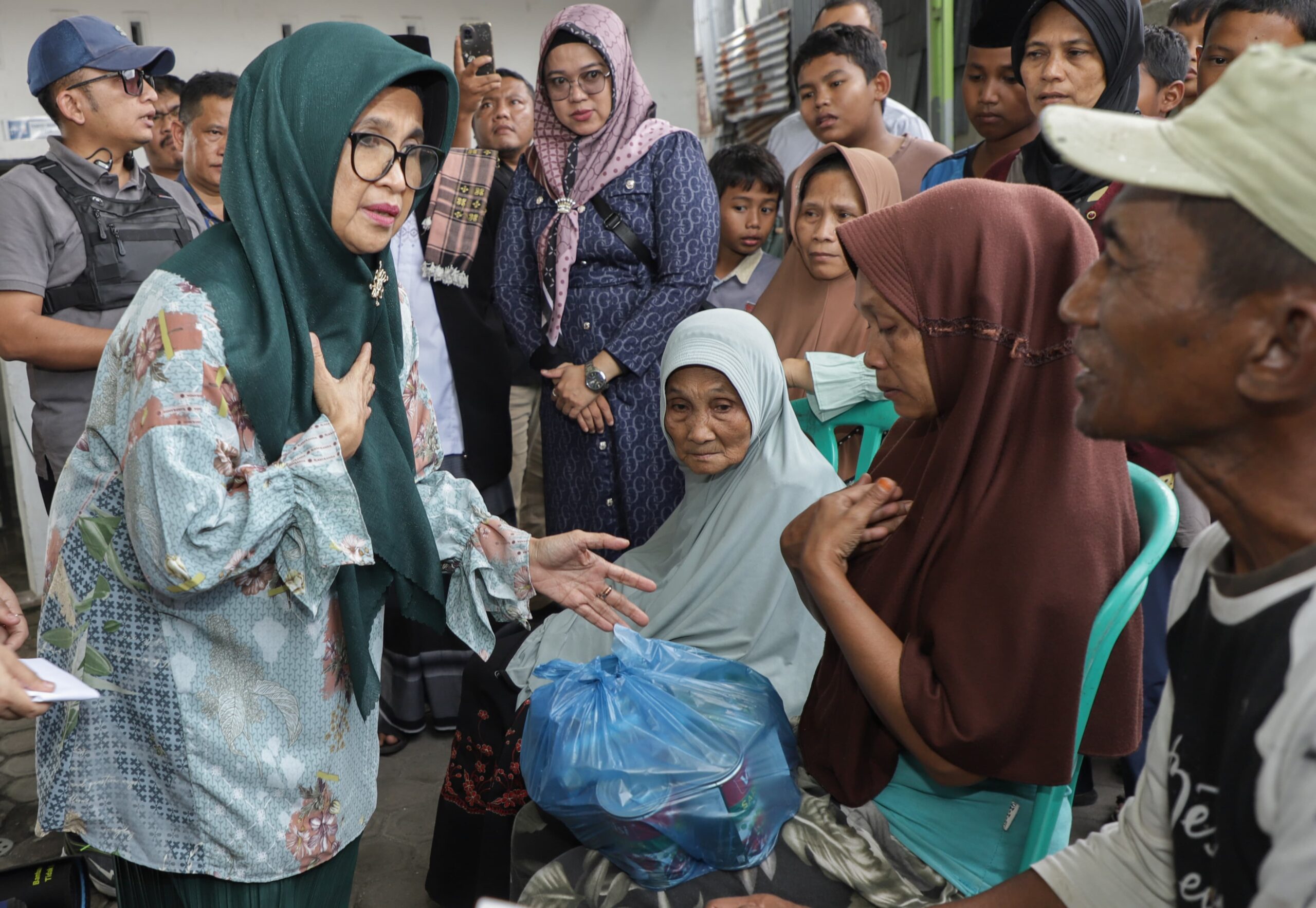 Wali Kota Pematangsiantar Gerak Cepat Kunjungi Korban Kebakaran di Jalan Naga Tujuh Wali Kota Pematangsiantar Gerak Cepat Kunjungi Korban Kebakaran di Jalan Naga Tujuh
