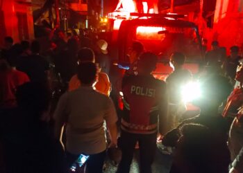 7 Rumah di Pasar Belakang Ludes Dilalap Si jago Merah, Polres Sibolga Sigap Bantu Korban