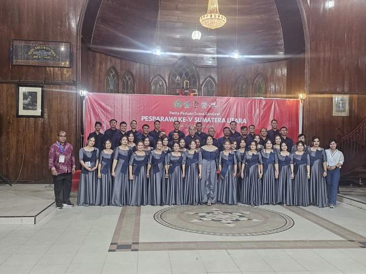 Kontingen Paduan Suara Pakpak Bharat Choir Raih Predikat Gold Ajang Festival Paduan Suara Gerejawi Ke - V Provinsi Sumut Tahun 2024 Kontingen Paduan Suara Pakpak Bharat Choir Raih Predikat Gold Ajang Festival Paduan Suara Gerejawi Ke - V Provinsi Sumut Tahun 2024
