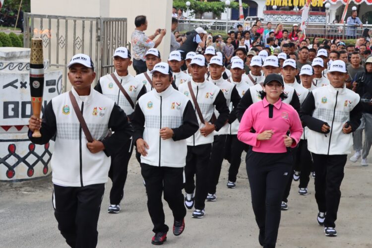 Kapolres Pematangsiantar Sambut Kedatangan Kirab Api PON XXI Tahun 2024 Aceh-Sumut Kapolres Pematangsiantar Sambut Kedatangan Kirab Api PON XXI Tahun 2024 Aceh-Sumut