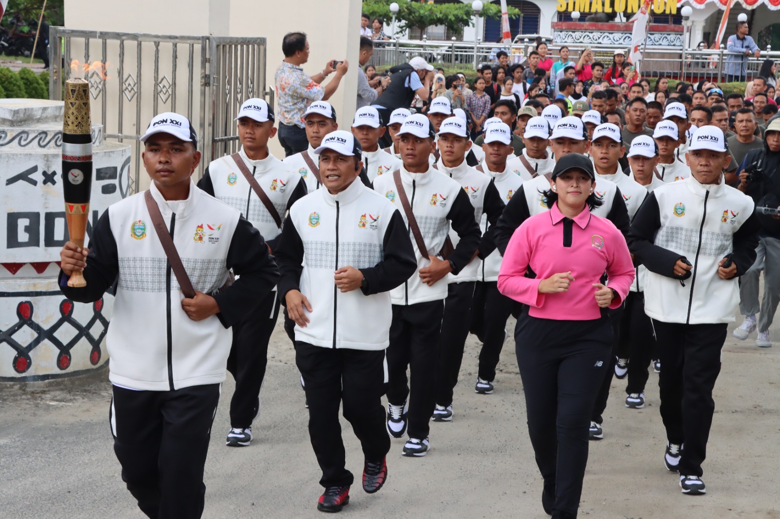 Kapolres Pematangsiantar Sambut Kedatangan Kirab Api PON XXI Tahun 2024 Aceh-Sumut