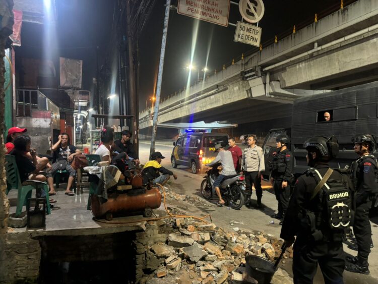 Tekan Angka Kejahatan, Sat Brimob Polda Sumut Gelar Patroli Kamtibmas Gabungan di Wilayah Hukum Polrestabes Medan