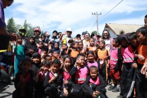 Warga Silou Kahean : "Terimakasih Pak Bupati Simalungun Radiapoh Hasiholan Sinaga, Jalan Kami Sudah Bagus"