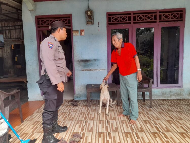 Dukung Kelancaran PON XXI, Personil Polsek Siantar Marihat Sampaikan Himbauan Kepada Pemilik Hewan Peliharaan 