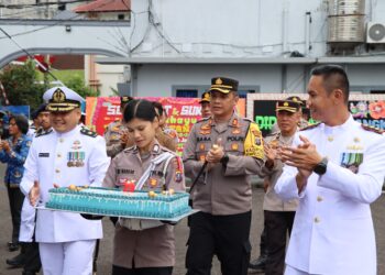 HUT TNI AL ke-79, Kapolres Tapteng Berikan Ucapan Selamat dan Silaturahmi ke Mako Lanal Sibolga