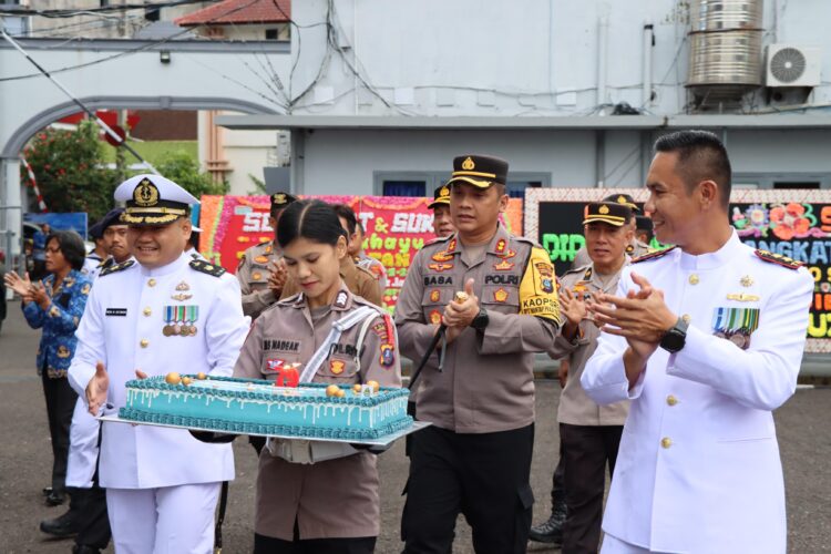 HUT TNI AL ke-79, Kapolres Tapteng Berikan Ucapan Selamat dan Silaturahmi ke Mako Lanal Sibolga