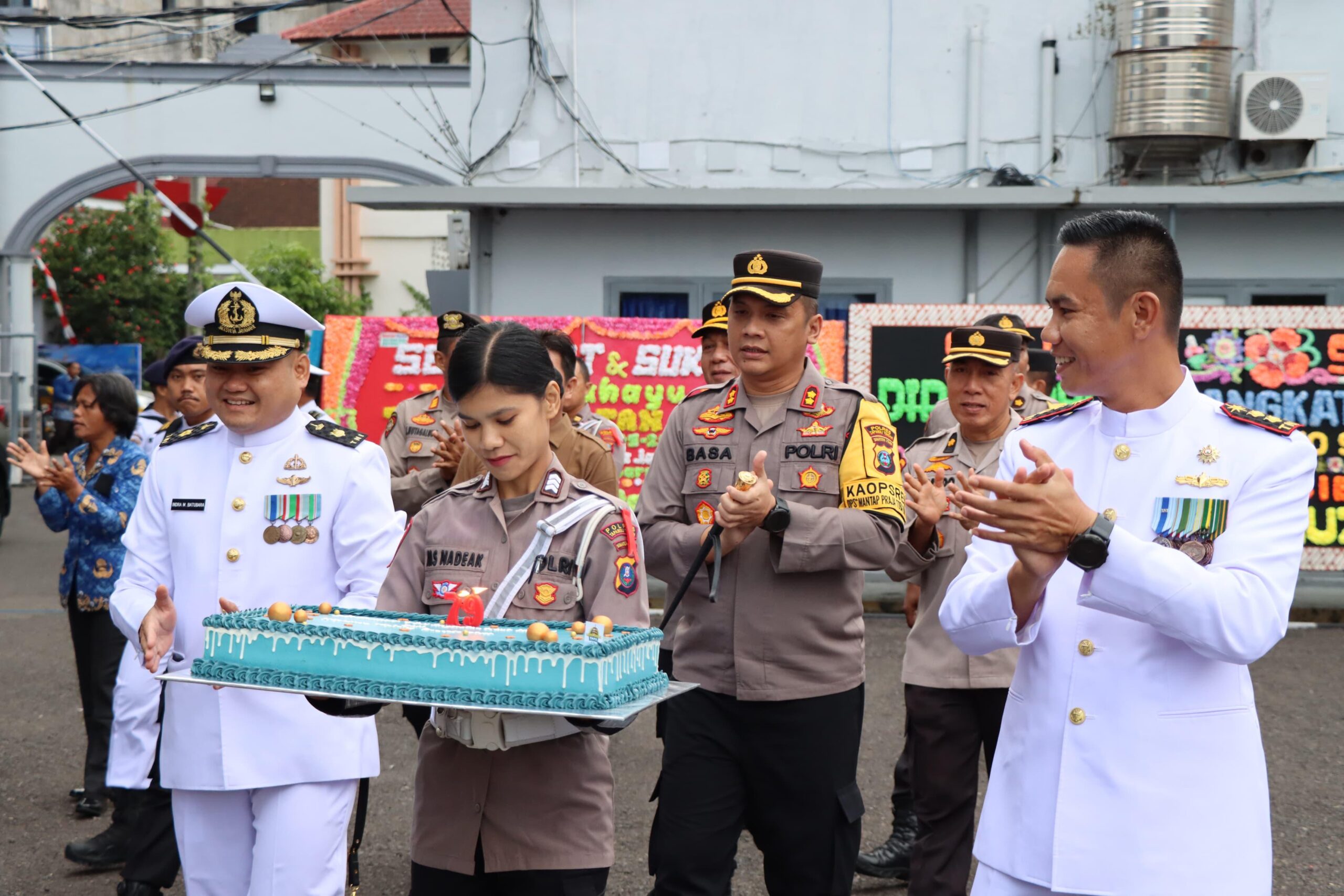 HUT TNI AL ke-79, Kapolres Tapteng Berikan Ucapan Selamat dan Silaturahmi ke Mako Lanal Sibolga