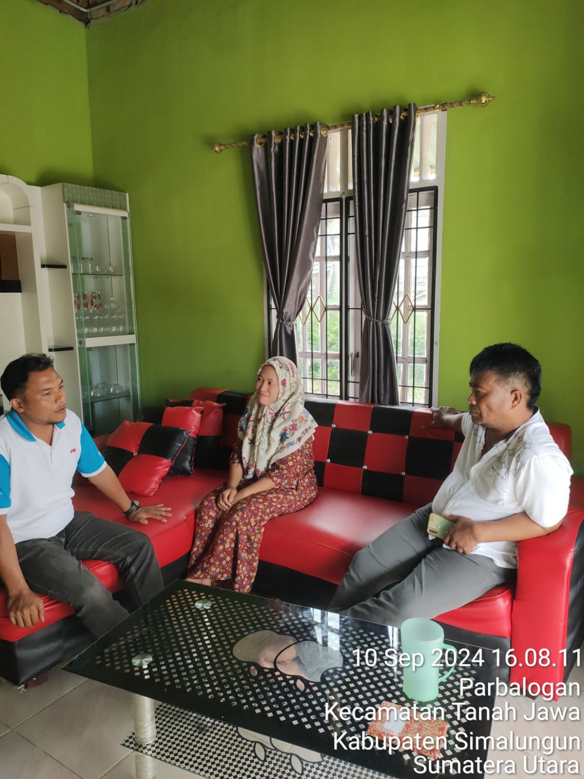 Polsek Tanah Jawa Tangkap Seorang Bidan, Diduga Terlibat Pencurian Mobil Ambulance Polsek Tanah Jawa Tangkap Seorang Bidan, Diduga Terlibat Pencurian Mobil Ambulance