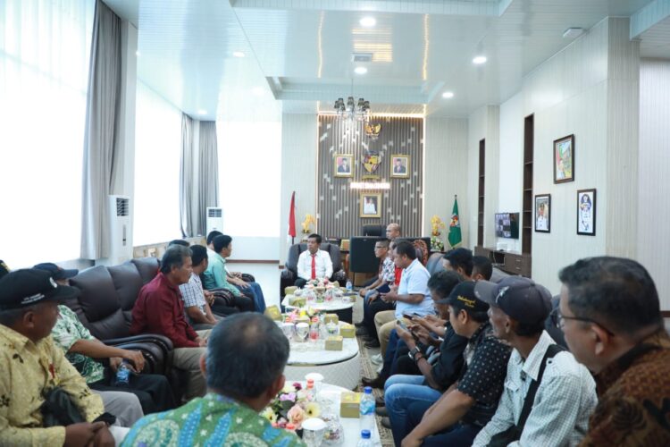 Penambahan Tanah Wakaf Terealisasi, Forum Komunikasi STM Pejuang Wakaf Perdagangan Apresiasi Bupati Simalungun Radiapoh Hasiholan Sinaga 