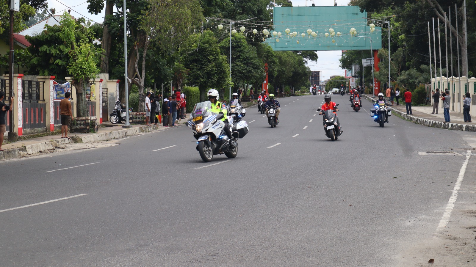 Polres Pematangsiantar Turunkan 212 Personil Amankan Hari Pertama Cabor Road Bike Pon XXI Aceh - Sumut 2024 Polres Pematangsiantar Turunkan 212 Personil Amankan Hari Pertama Cabor Road Bike Pon XXI Aceh - Sumut 2024