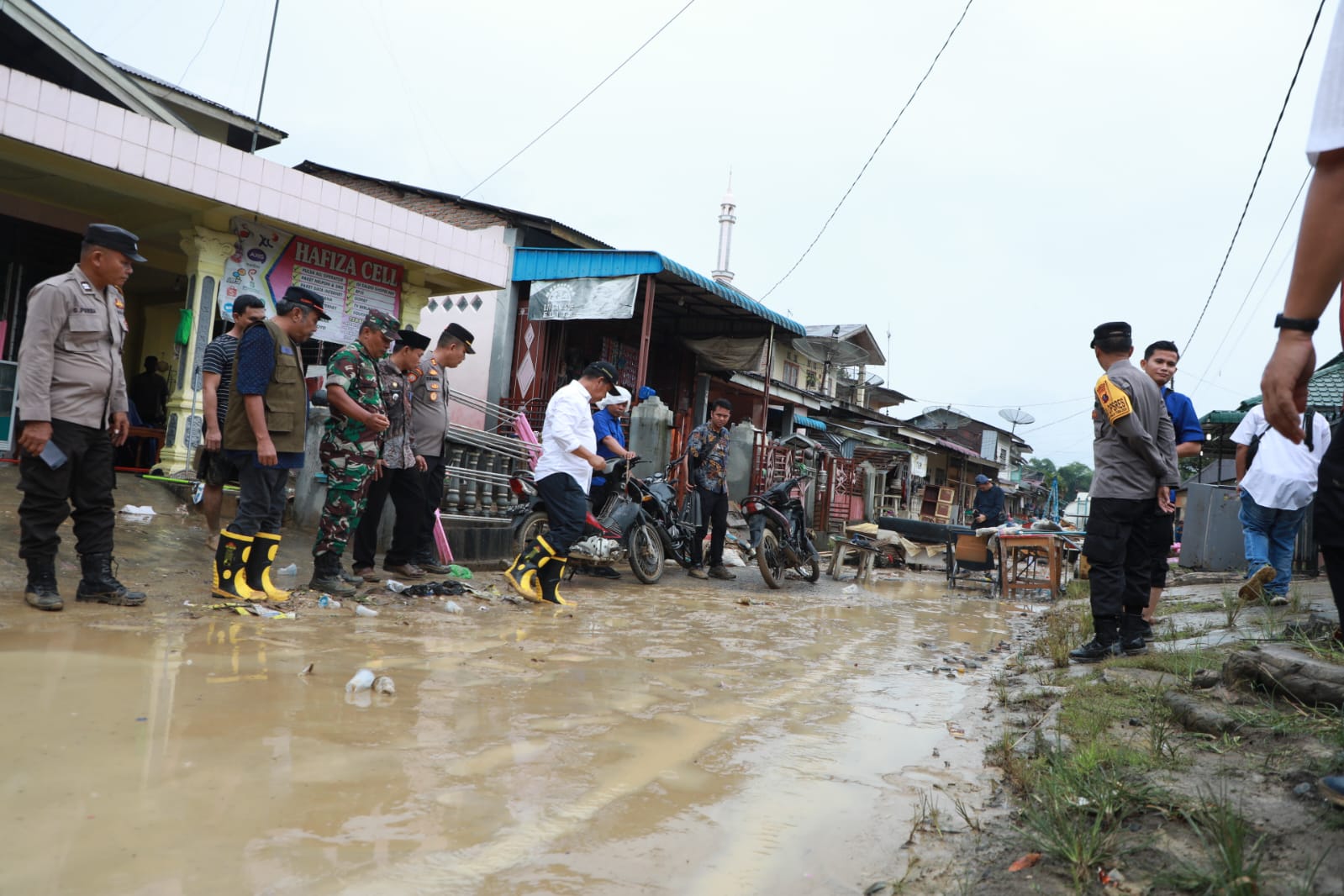 Banjir Bandang Melanda Serbelawan, Bupati Simalungun Radiapoh Hasiholan Sinaga Gerak Cepat Turun Ke Lokasi