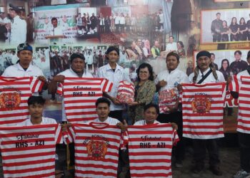 Ketua TP PKK Ny Ratnawati Radiapoh Hasiholan Sinaga Apresiasi Seni Tradisional Jawa Reog Ponorogo oleh KRJPS DPD Kabupaten Simalungun