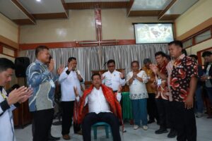 Radiapoh Hasiholan Sinaga Diberangkatkan dan Didoakan Pendeta BKAG Untuk Melanjutkan Pengabdian di Kabupaten Simalungun 