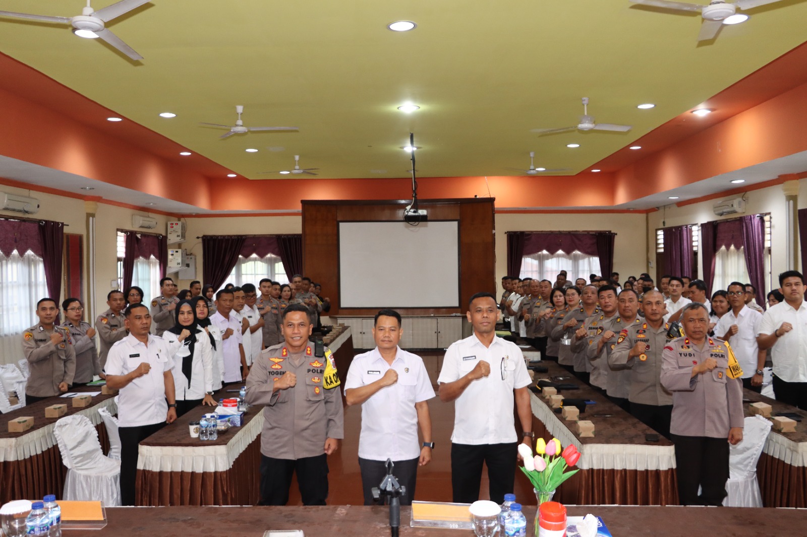 Kapolres Pematangsiantar Terima Kunker Tim Itwasda Polda Sumut Terkait Audit Kinerja Tahap II TA 2024 Kapolres Pematangsiantar Terima Kunker Tim Itwasda Polda Sumut Terkait Audit Kinerja Tahap II TA 2024