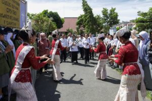Serahkan 719 Keping KTP Elektronik, Siswa SMA/SMK: Terima Kasih Ibu Wali Kota Pematangsiantar Mempermudah Pengurusan Identitas Diri