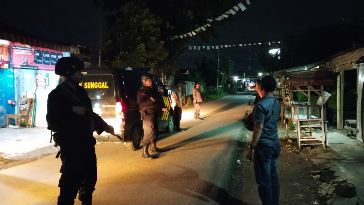 Personel Den 45 Anti Anarkis POH Kapoldasu dari Sat Brimob Polda Sumut Gelar Patroli Kamtibmas, Pastikan Keamanan Tetap Terkendali Personel Den 45 Anti Anarkis POH Kapoldasu dari Sat Brimob Polda Sumut Gelar Patroli Kamtibmas, Pastikan Keamanan Tetap Terkendali