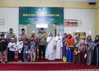 Keluarga Besar Polres Tapteng Santuni Anak Yatim Piatu Di Hari Maulid Nabi 1446 H