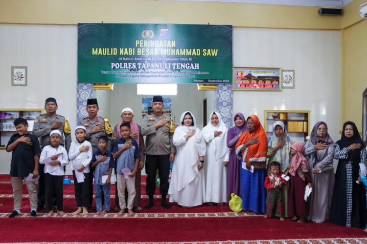 Keluarga Besar Polres Tapteng Santuni Anak Yatim Piatu Di Hari Maulid Nabi 1446 H
