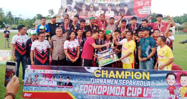 TNI-POLRI Pengamanan Final Sepakbola Piala Forkopimda Sergai, Pelaku UMKM Senang Meraup Keuntungan