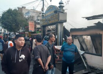 25 Rumah di Jalan Wahidin Dilalap Si Jago Merah, Polres Pematangaiantar Lakukan Olah TKP