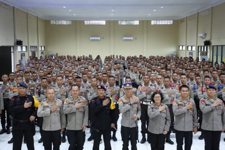 Dansat Brimob Polda Sumut Berikan Pengarahan kepada Siswa Diktuk BA Gel-II di SPN Hinai