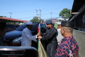 Jum'at Berkah, Sat Brimob Polda Sumut Gelar Baksos di Masjid Hidayatullah 