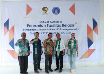 Radiapoh Hasiholan Sinaga Hadiri Peresmian Gedung Belajar di SMK Negeri Pertanian Batu XX