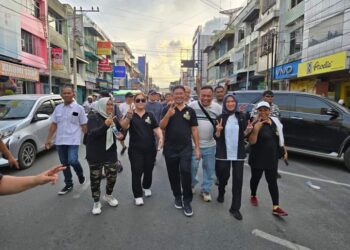 Masyarakat Antusias Lihat Mangatas Silalahi dan Ade Purba Jalan Sore Bersama OH5 Hash dan Lainnya