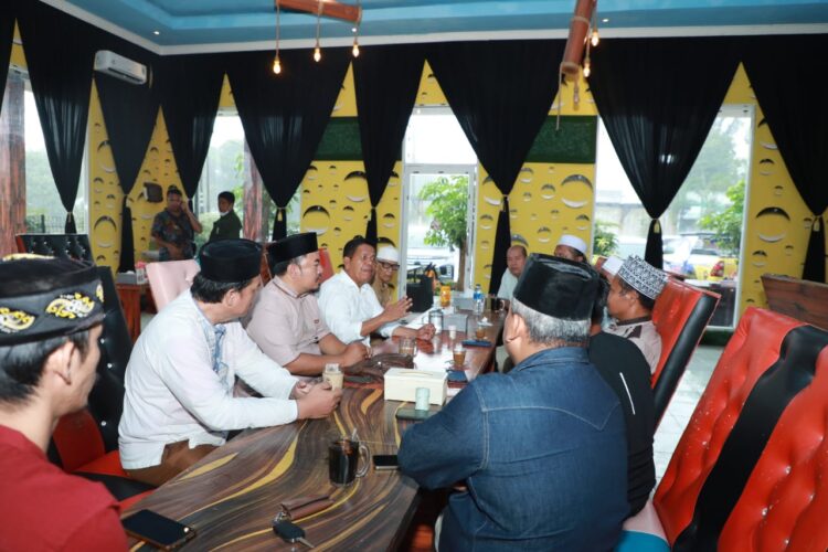 Ulama dan Ustadz se-Kecamatan Bandar Siap Dukung Doa Dan Menangkan RHS-AZI