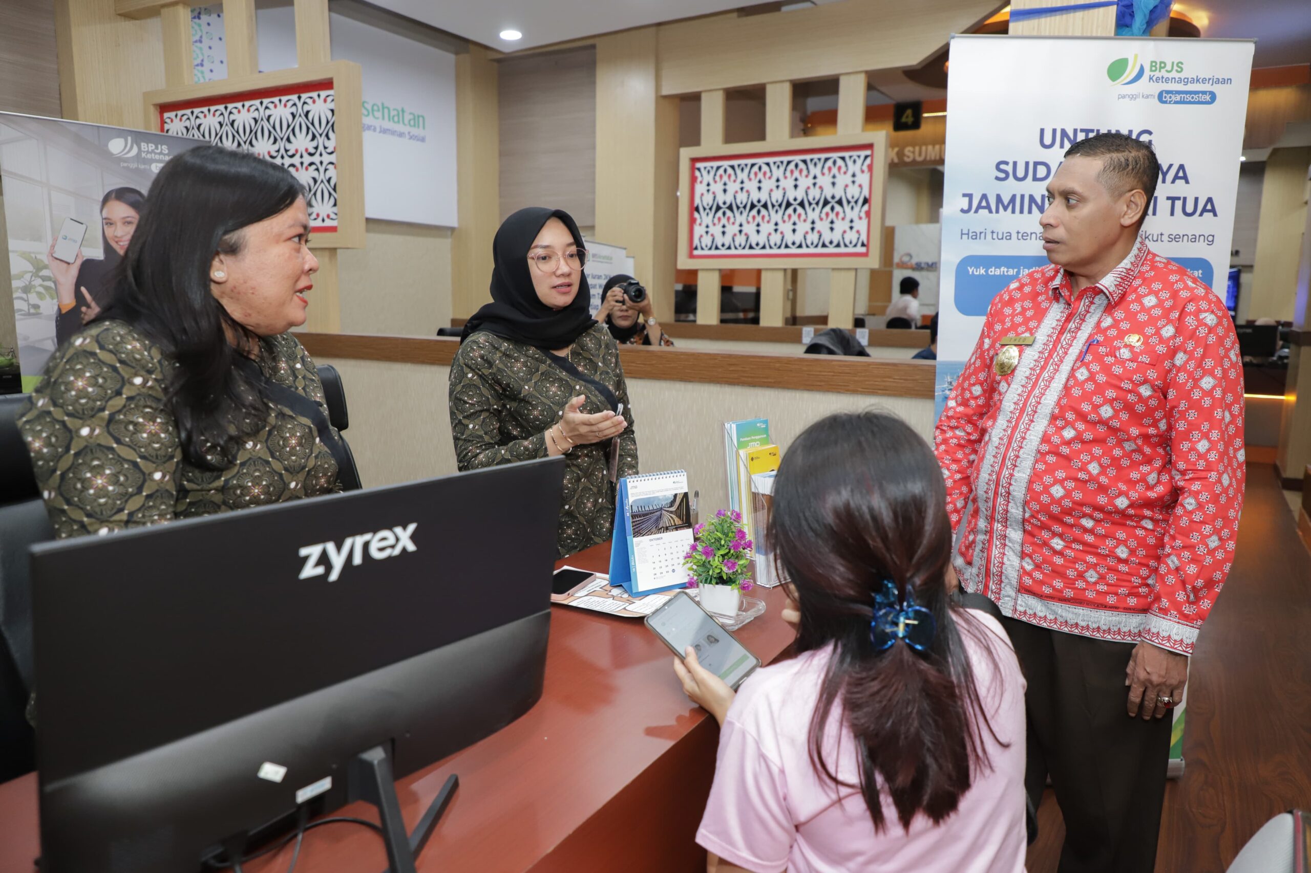 Pjs Wali Kota Pematangsiantar Drs Matheos Tan Kunjungi Mall Pelayanan Publik di Plaza Ramayana Pjs Wali Kota Pematangsiantar Drs Matheos Tan Kunjungi Mall Pelayanan Publik di Plaza Ramayana