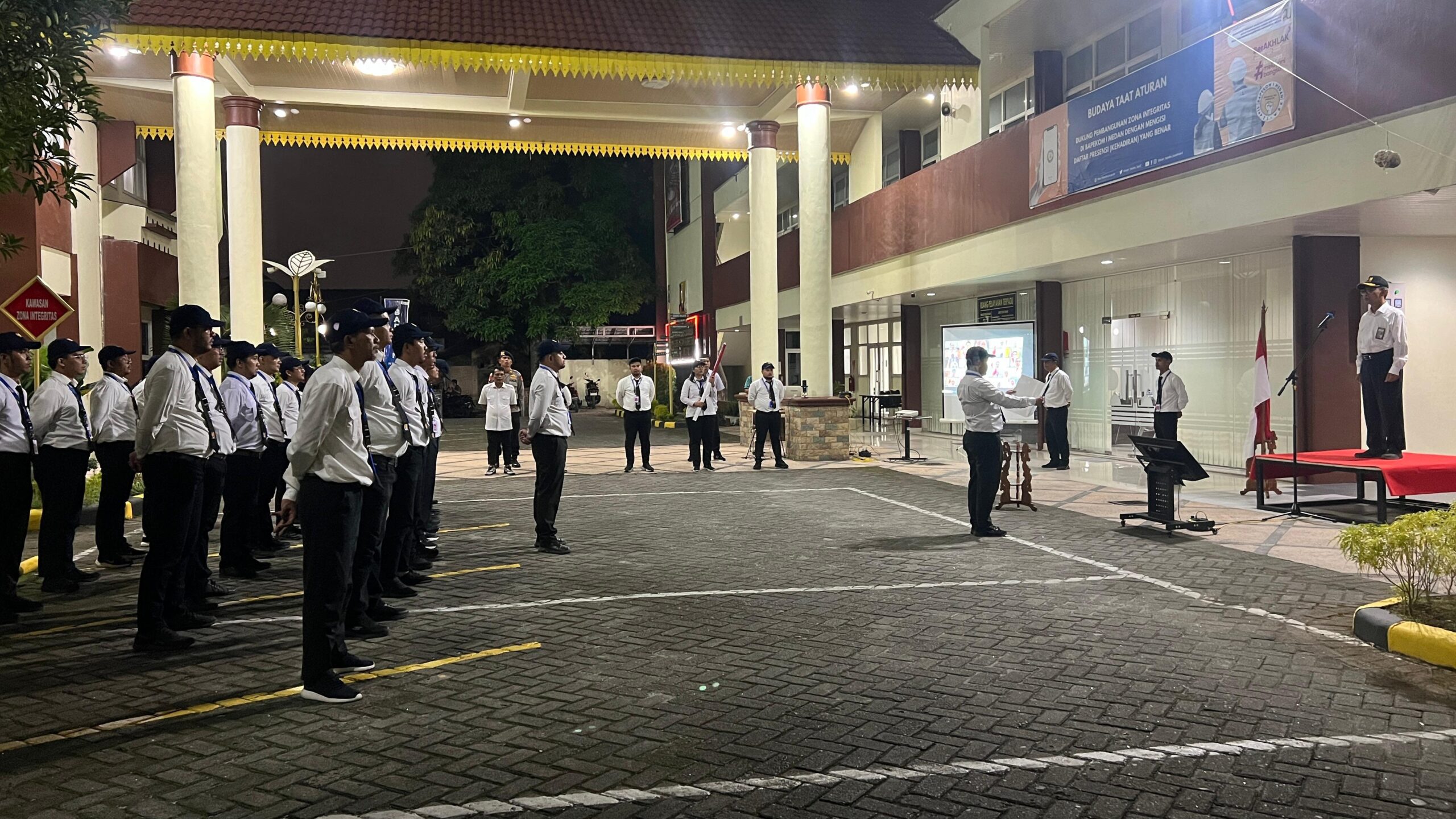 Sat Brimob Polda Sumut Hadiri dan Laksanakan Pendampingan Acara Api Semangat Bela Negara Sat Brimob Polda Sumut Hadiri dan Laksanakan Pendampingan Acara Api Semangat Bela Negara