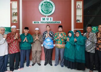 Pjs Wali Kota Pematangsiantar Drs Matheos Tan Silaturahmi ke Sejumlah Tokoh Agama 