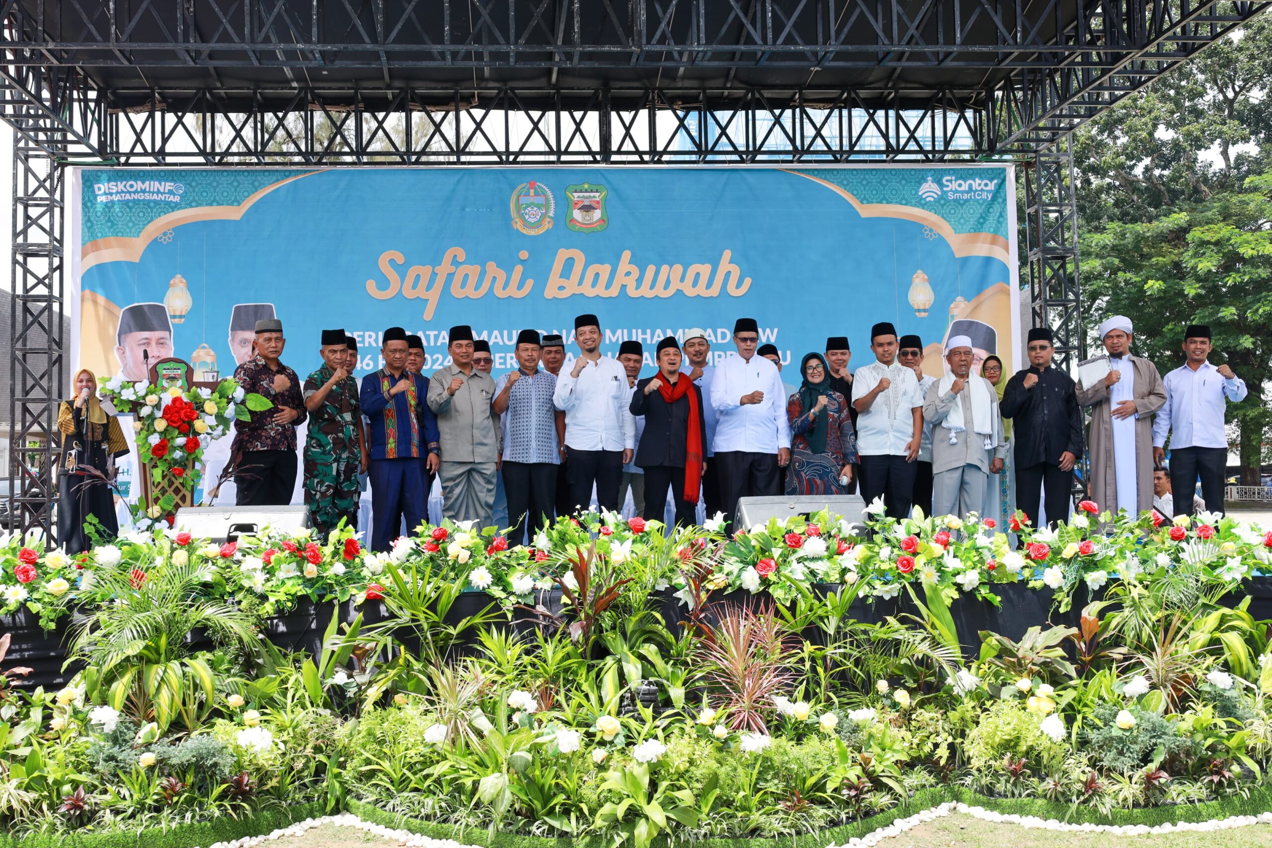 Pjs Wali Kota Pematangsiantar Drs Matheos Tan Hadiri Safari Dakwah Peringatan Maulid Nabi Muhammad SAW 1446 H/2024 M Pjs Wali Kota Pematangsiantar Drs Matheos Tan Hadiri Safari Dakwah Peringatan Maulid Nabi Muhammad SAW 1446 H/2024 M