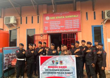 Personil Detasemen Gegana Sat Brimob Polda Sumut Laksanakan Minggu Kasih di Gereja GBI Efata Sampali
