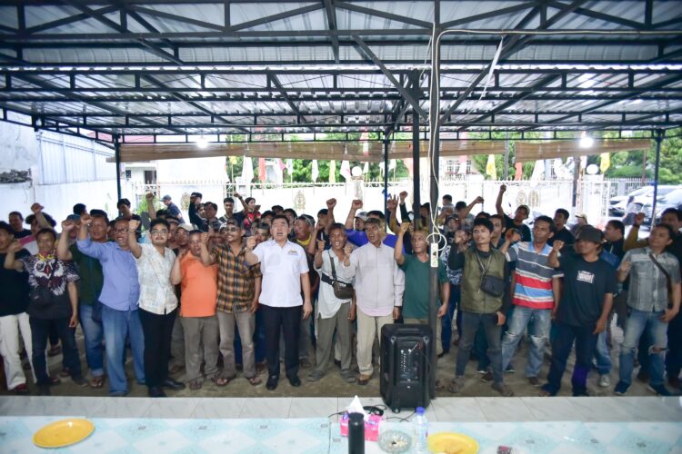 Selepas Buruh, Ratusan "Bang Ojol" Dukung Mangatas Silalahi-Ade Sandrawati Purba