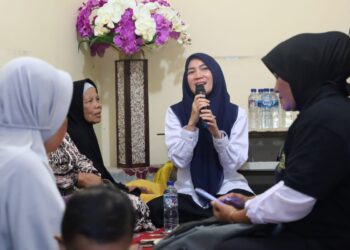 Tidak Ingin Hanya Dikenal dari Gambar Semata, Ade Sandrawati Purba Sapa Warga Naga Pita