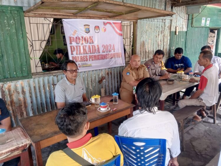 Wujudkan Pemilu Damai Tahun 2024, Bhabinkamtibmas Lakukan Pojok Pemilu