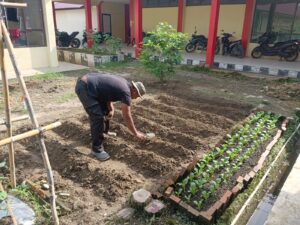 Personil Kompi 1 Batalyon A Pelopor Sat Brimob Polda Sumut Laksanakan Kegiatan Pemeliharaan Ketahanan Pangan