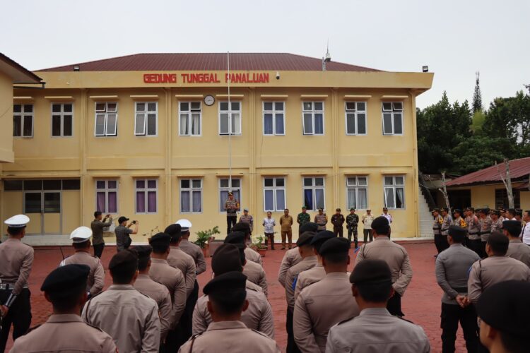 Kapolres Taput AKBP Ernis Sitinjak Pimpin Apel Gelar Ops Zebra Toba 2024