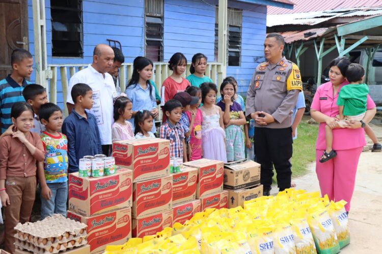 Kapolres Tapteng Berikan Bantuan Sosial Ke Panti Asuhan Samaeri