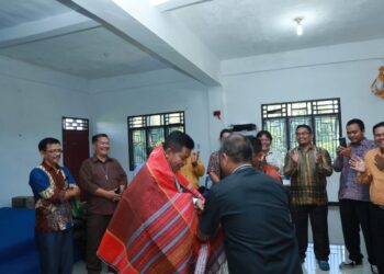 Radiapoh Hasiholan Sinaga Didoakan Pendeta HKI Daerah Satu Sumatera Timur Satu Untuk Bertarung Kembali Memimpin Kabupaten Simalungun 
