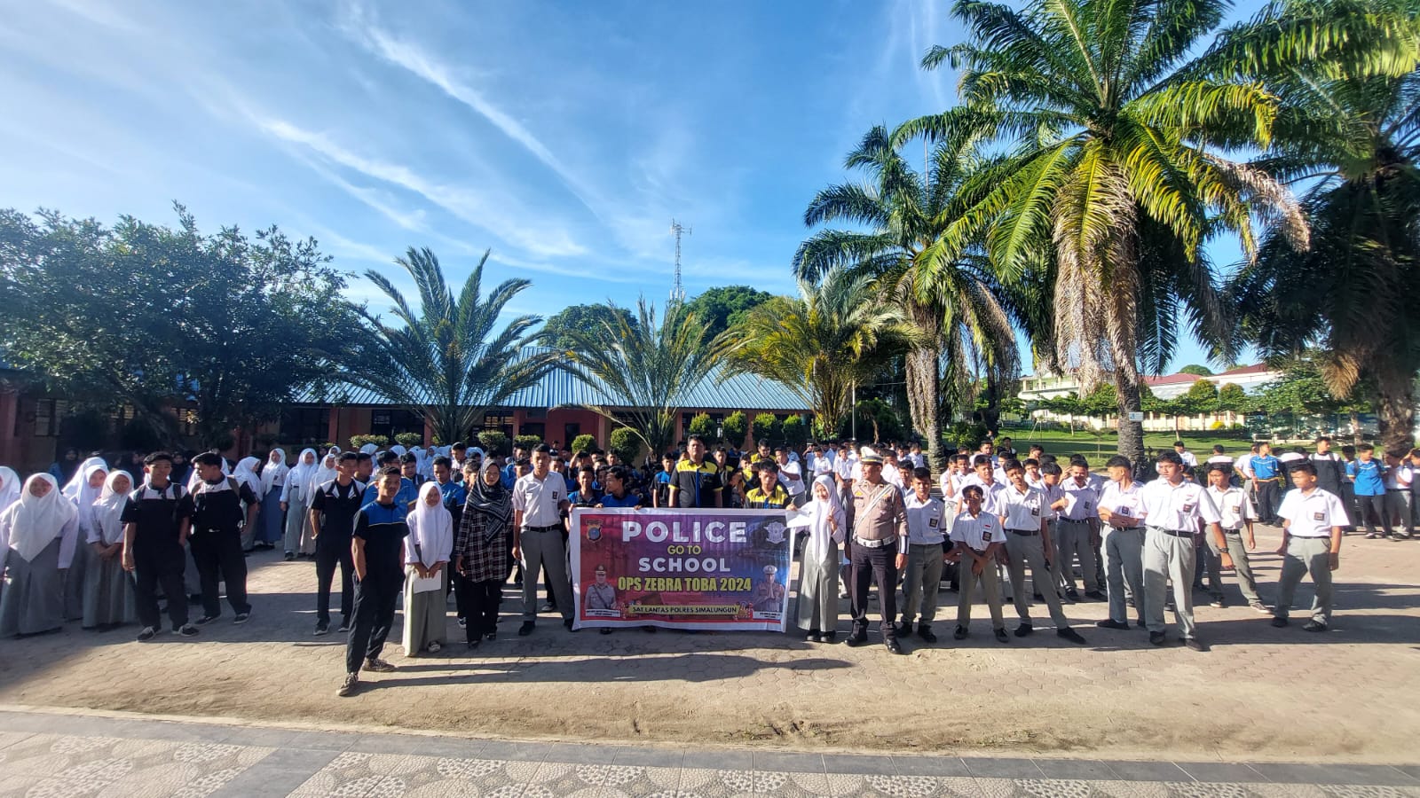 Sat Lantas Polres Simalungun Gelar Police Goes to School, Edukasi Siswa SMK UISU tentang Keselamatan Berlalu Lintas